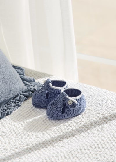 Patucos de tricotosa con algodón sostenible para recién nacido Sku 9641 Color 37 Regata
