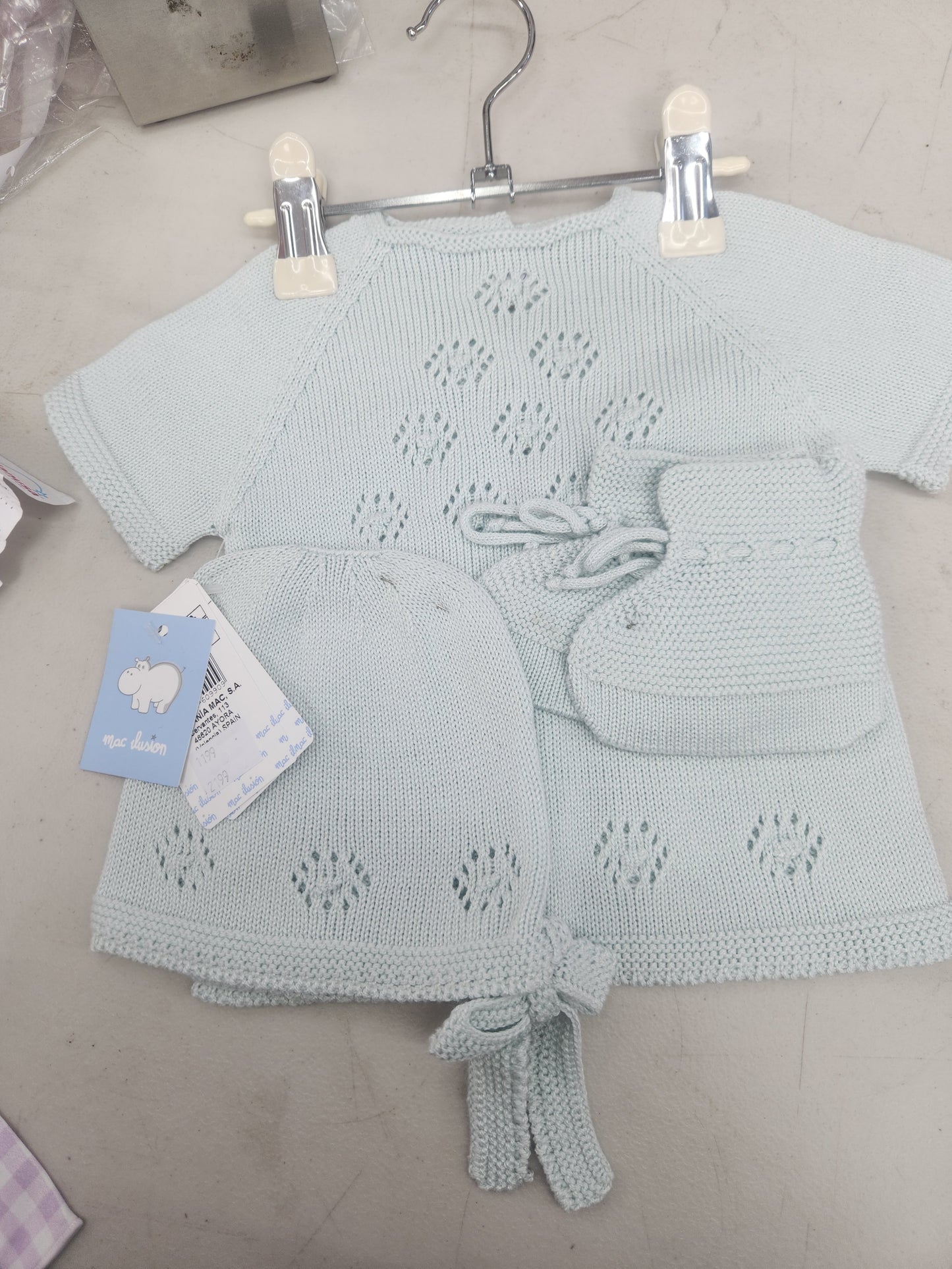 9235G conjunto punto 3pzas (playera, capota y patucos) Macilusion