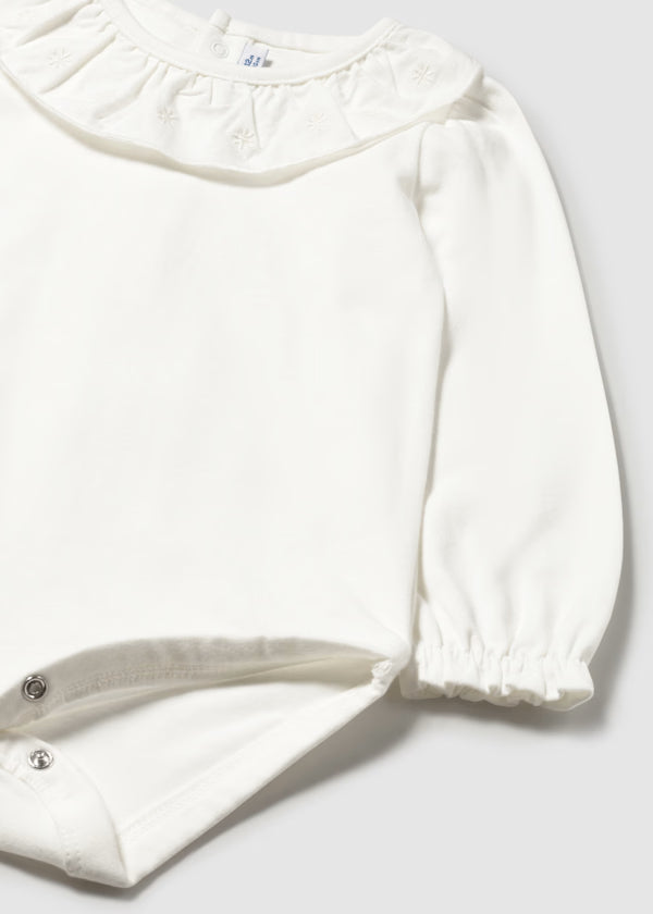 Body cuello bordado