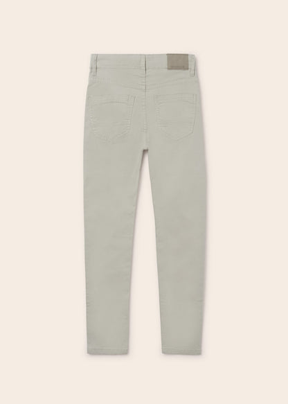 Pantalón slim fit de algodón sostenible para chico MAYORAL Ref. 23/520/10 Arroz