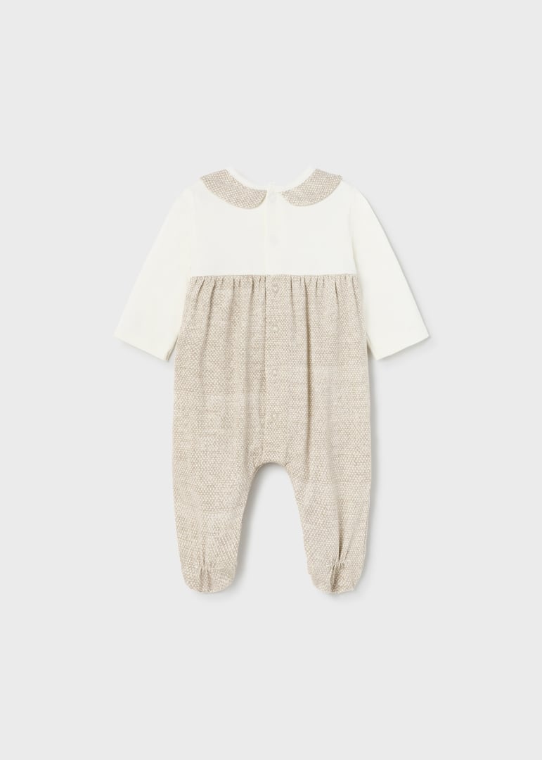Pijama con cuello en algodón sostenible para recién nacido MAYORAL Ref. 23/1734/79 Beige