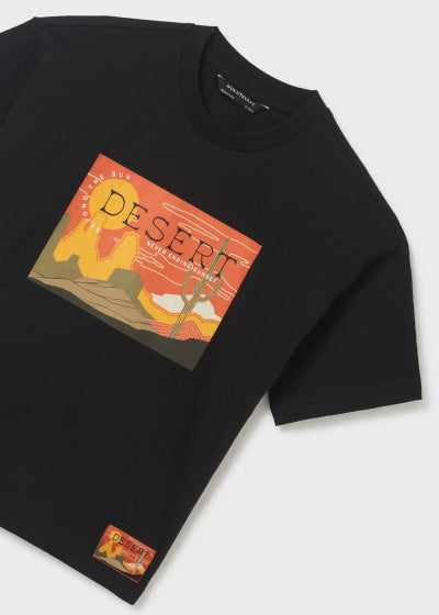 Playera con motivo estampado de algodón sostenible para chico Sku 6074 Color Negro