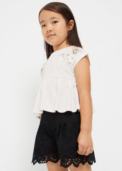 Playera manga corta con bordados de algodón sostenible para niña 3059 Color 31 Crd-Negro