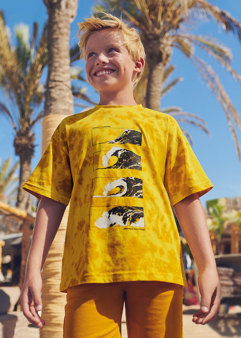 Playera skater fit con estampado tie dye de algodón para chico Art. 23-06087-066 Banana