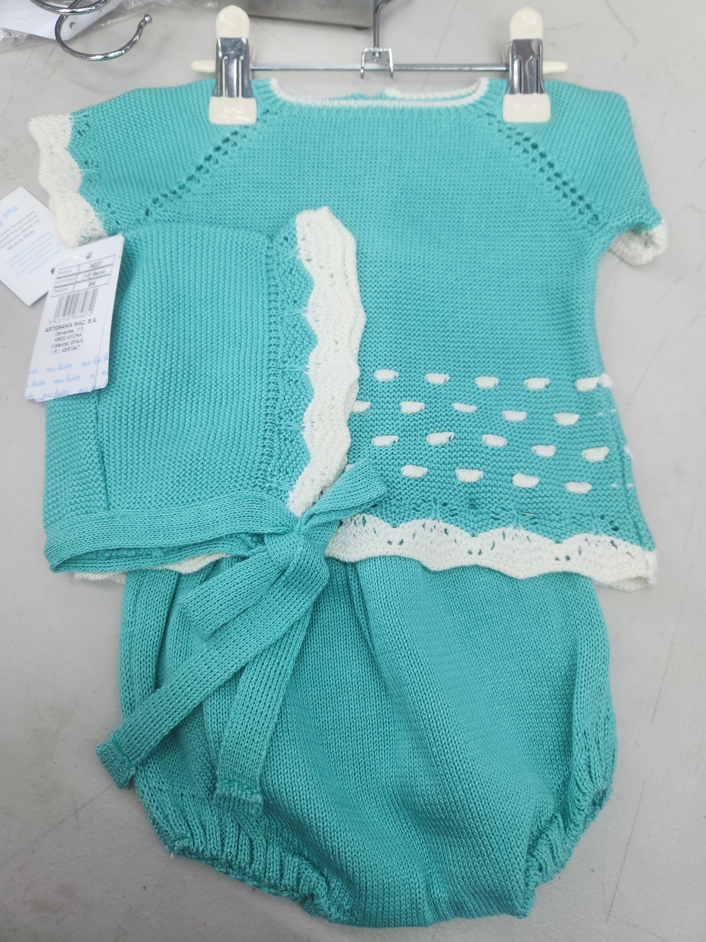 9227 conjunto punto 3pzas (suéter, capota y braguita) Macilusion