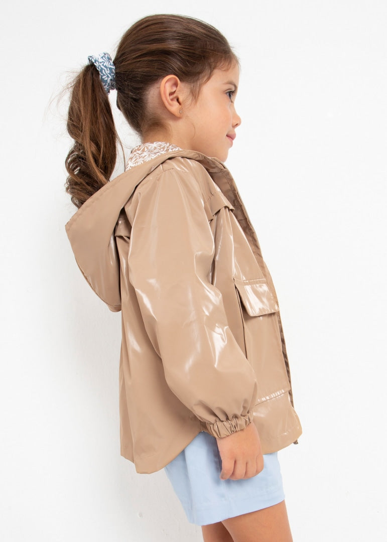 Rompevientos con cremallera y capucha para niña Art. 23-03445-052 Camel