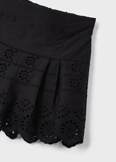 Short con motivo perforado de algodón para niña Sku 3204 Color 29 Negro