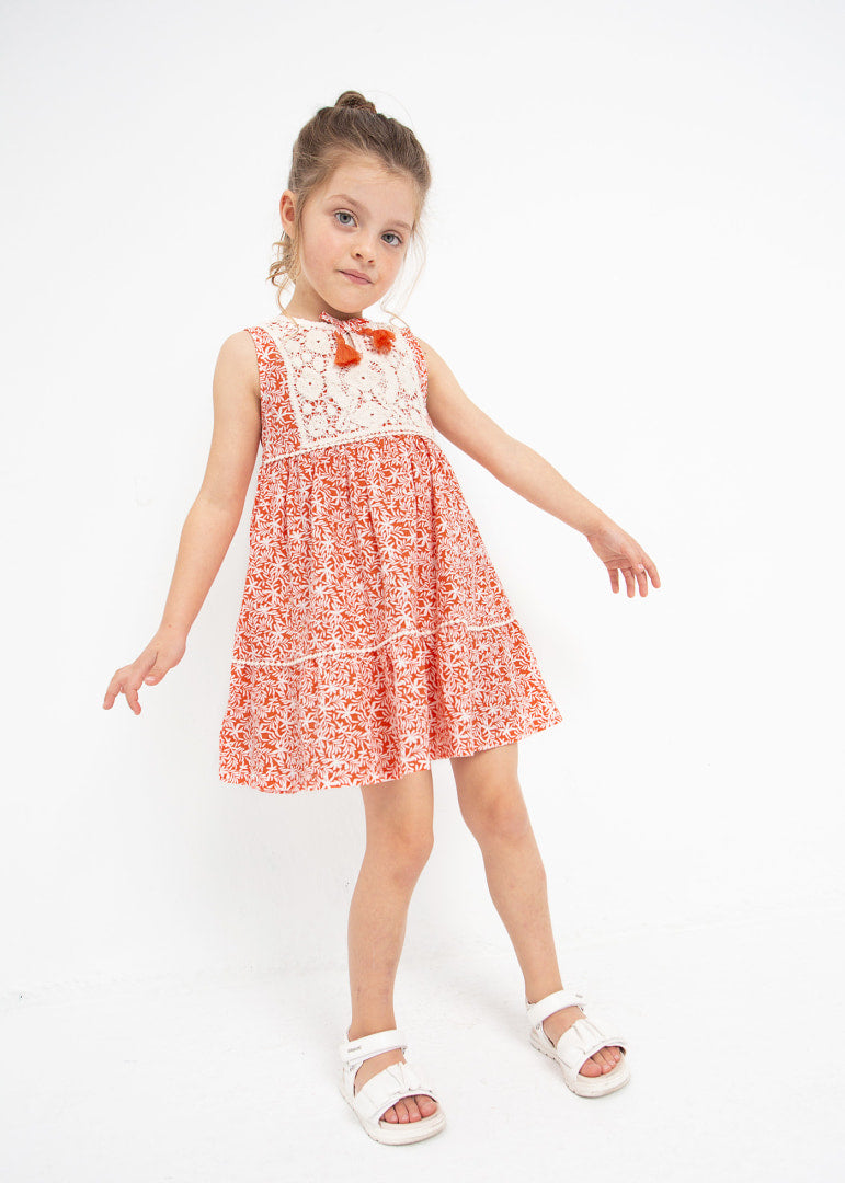 Vestido con motivo de crochet de algodón para niña Art. 23-03930-093 Naranja