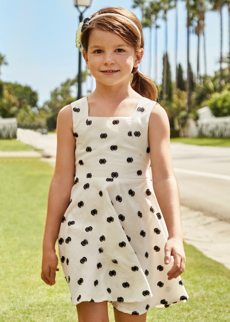 Vestido con motivos bordados de algodón para niña Art. 23-03925-054 Garbanzo
