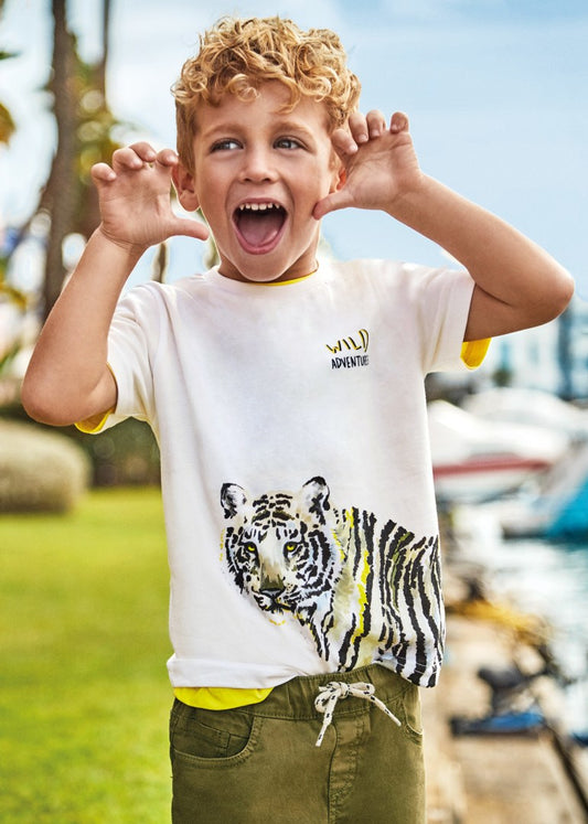 Playera con motivo estampado de algodón sostenible para niño Art. 23-03007-025 Blanco